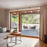 Sonnen-chalet Mit Grosszuegiger Terrasse Kirchberg in Tirol