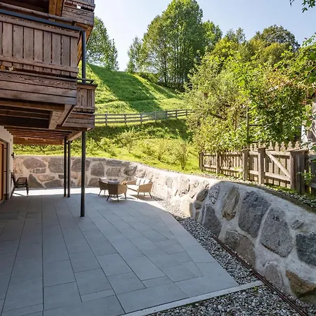 Sonnen-chalet Mit Grosszuegiger Terrasse Kirchberg in Tirol