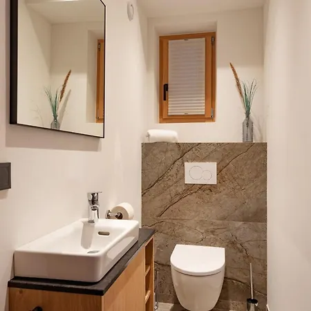 Sonnen-chalet Mit Grosszuegiger Terrasse *