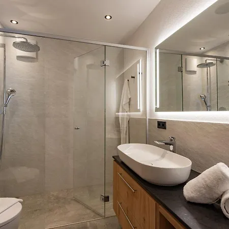 Sonnen-chalet Mit Grosszuegiger Terrasse