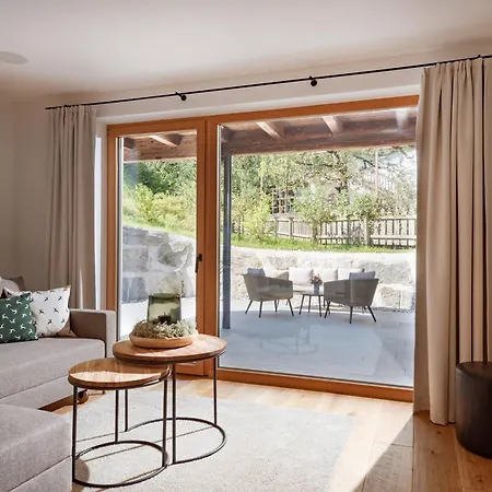 Sonnen-chalet Mit Grosszuegiger Terrasse 티롤 키르흐베르크